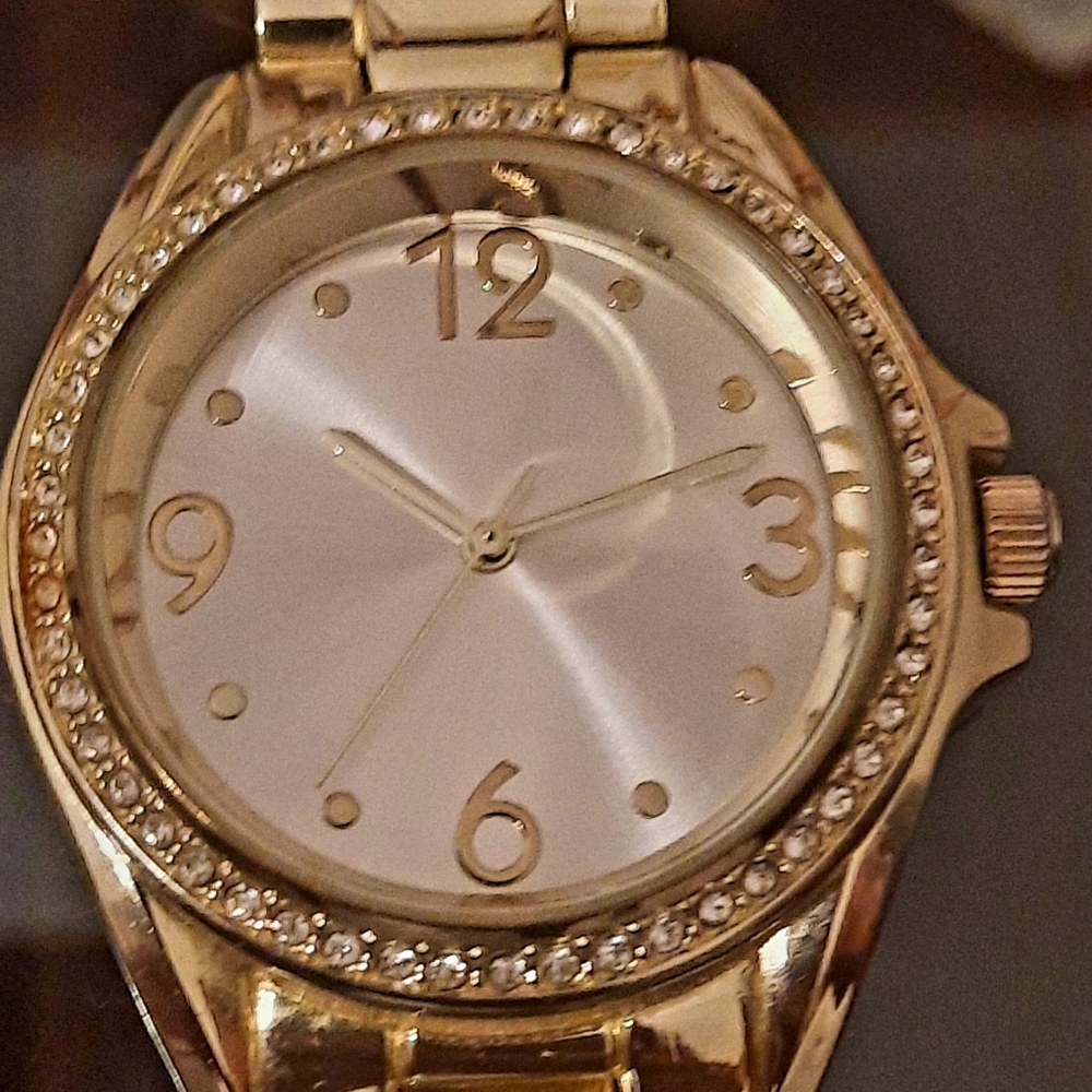 Women's Size Medium, Gold Plated Watch